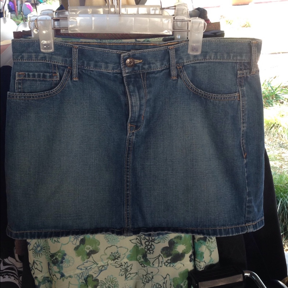 Old Navy denim skirt. Size 10. EUC